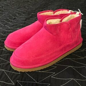 New NWT old Navy women’s 8 hot pink ankle boots fax fur
